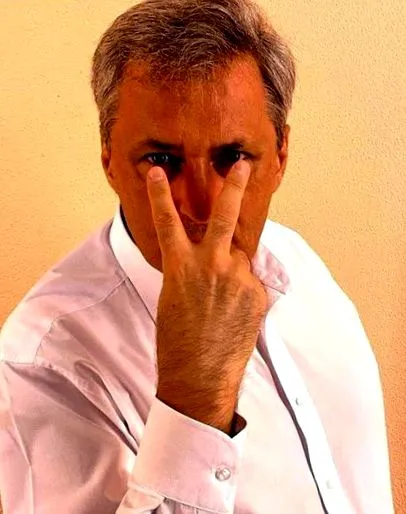 nevet