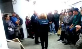 журнал насилство-оружје