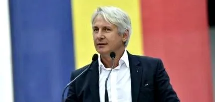 приймає
