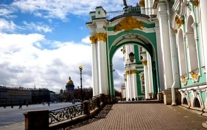 русија