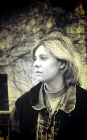 mondja senki