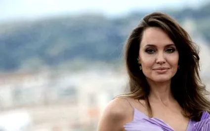 jolie egymillió