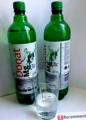 adományoz