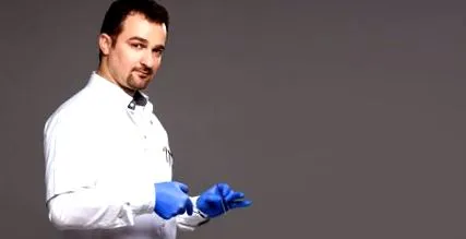 раката замавнав