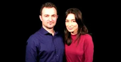 раката замавнав