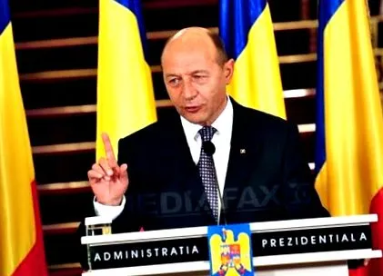 підтримує проект
