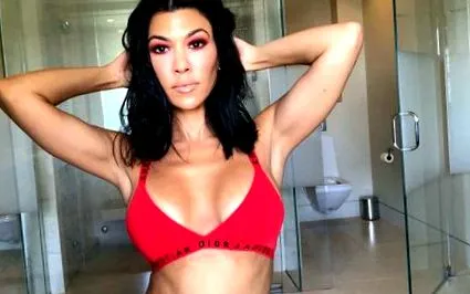 măști kourtney