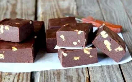 како
