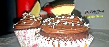 cupcakes meggylekvárral