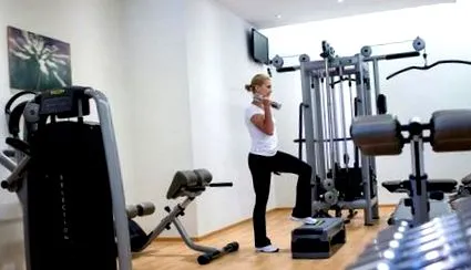 fitneszbe szaunába
