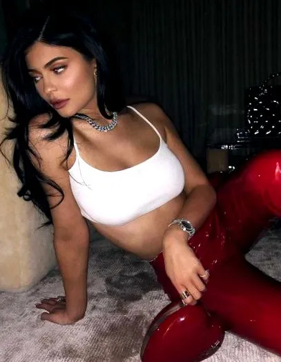 kylie ételeket