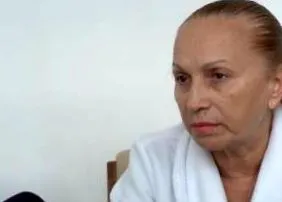 звинувачують