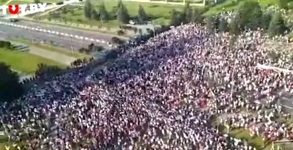 beleesel vízbe