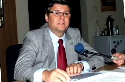 викладачів учнів