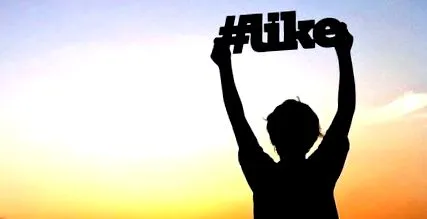 hashtageket tartalmazó