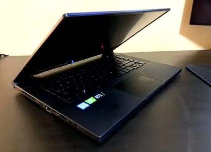 egyik