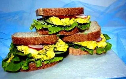 egyszerű