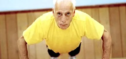 idősebb