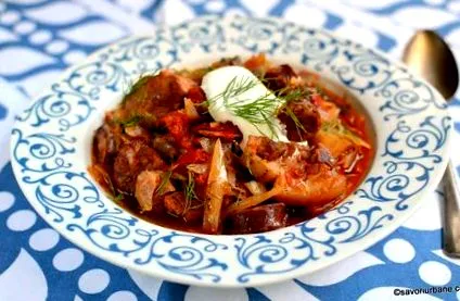 помідорами