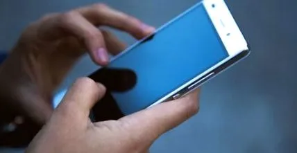 mobiltelefon helyét