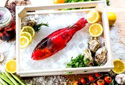 како