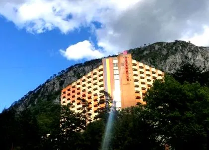 teljesítünk