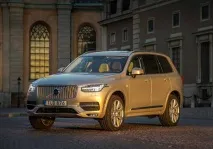 VOLVO XC90 НА КОРОЛІВСЬКОМУ ВЕСІЛЛІ У ШВЕЦІЇ королівському