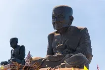 Все про Wat Huay Mongkol в Хуахін - фото, відео, опис та карта відео