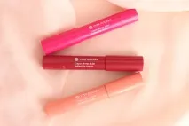 Yves Rocher Radiant Lip Crayon - Сяйво губ - Помада-олівець - Beauty Tricks radiant