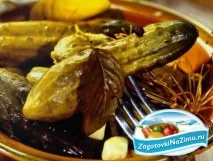 Засолювання малосольних огірків засолювання