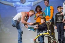 Чемпіон України з брейк-дансу із Сочі Євген Смирнов, втративши ногу, продовжує займатися танцями чемпіон