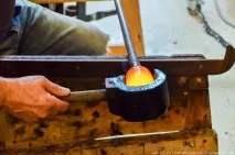 Як роблять бульбашки у склі роблять