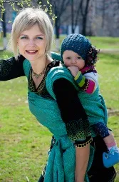 Як носити в слінгу дитину, що підросла слінгу