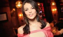 ЯК ХАРЧУЄТЬСЯ САТІ КАЗАНОВА вона