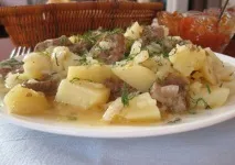 Як приготувати картоплю з м’ясом - покрокове приготування страви, справжній рецепт, фото - приготування