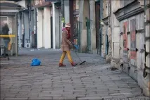 Як прибирають сміття у Кракові прибирають