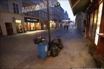 Як прибирають сміття у Кракові прибирають