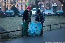 Як прибирають сміття у Кракові сміття