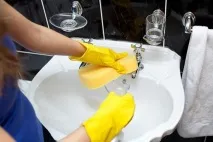 Як доглядати раковини з різних матеріалів раковини