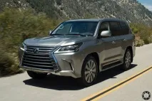 Lexus LX 2016 після рестайлінгу виглядає стильно і сучасно. після