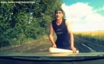Мігрантів, які напали з битами в лісі під Челябінськом на бабусю з онуком, звільнили з роботи лісі