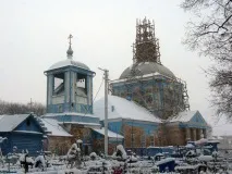 церков