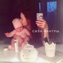 Про випаданняволосся, ефірних оліях, улюблених продуктах для волосся, кератині та силі мантр випаданняволосся