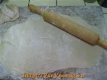 Піца з ковбасою та помідорами піца