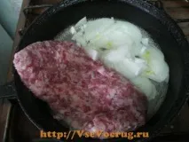 Піца з ковбасою та помідорами грамів