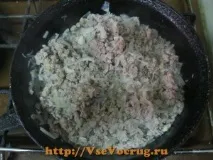Піца з ковбасою та помідорами грамів