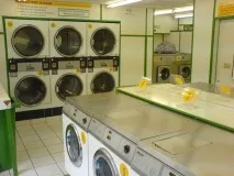 Чому американці користуються громадськими пральнями американці
