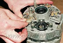 Розбирання та перевірка генератора двигуна ЗМЗ-4062 двигуна
