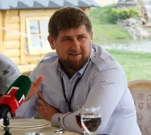 Рамзан Кадиров пояснив журналістам, як має одягатися мусульманка одягатися