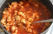 Рецепт гуляшу з курячого філе з підливою гуляшу